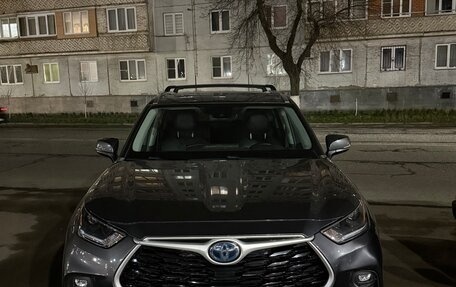 Toyota Highlander, 2021 год, 4 999 000 рублей, 1 фотография