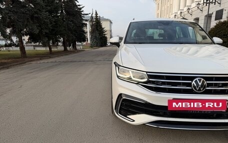 Volkswagen Tiguan II, 2020 год, 3 890 000 рублей, 4 фотография