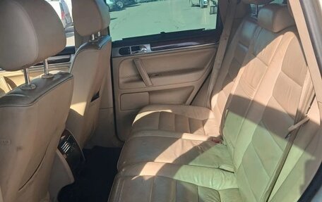 Volkswagen Touareg III, 2005 год, 590 000 рублей, 27 фотография