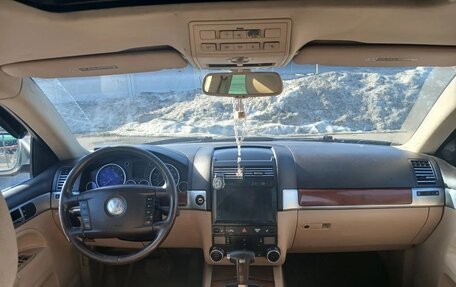 Volkswagen Touareg III, 2005 год, 590 000 рублей, 28 фотография