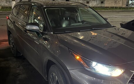 Toyota Highlander, 2021 год, 4 999 000 рублей, 5 фотография