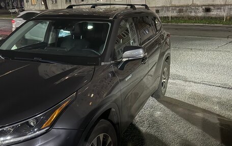 Toyota Highlander, 2021 год, 4 999 000 рублей, 2 фотография