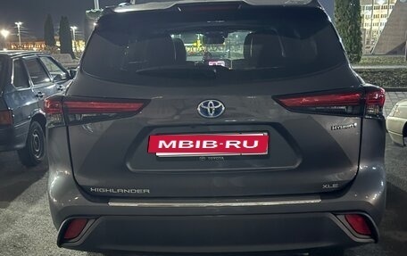 Toyota Highlander, 2021 год, 4 999 000 рублей, 4 фотография