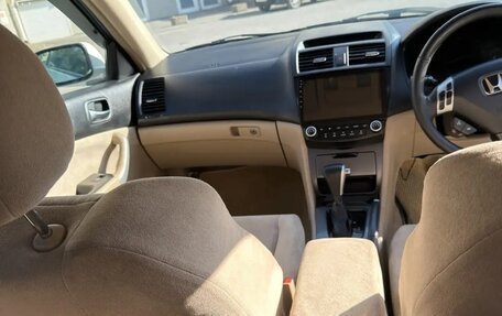 Honda Accord VII рестайлинг, 2002 год, 900 000 рублей, 8 фотография