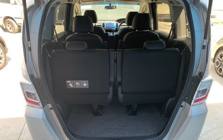 Honda Freed I, 2013 год, 1 199 000 рублей, 10 фотография