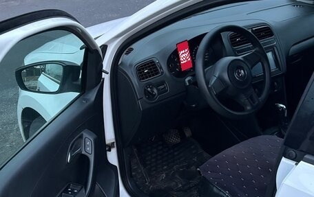 Volkswagen Polo VI (EU Market), 2011 год, 800 000 рублей, 10 фотография