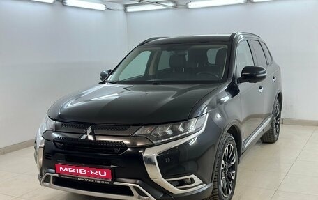 Mitsubishi Outlander III рестайлинг 3, 2021 год, 3 290 000 рублей, 1 фотография