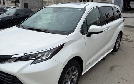 Toyota Sienna, 2021 год, 4 999 000 рублей, 3 фотография
