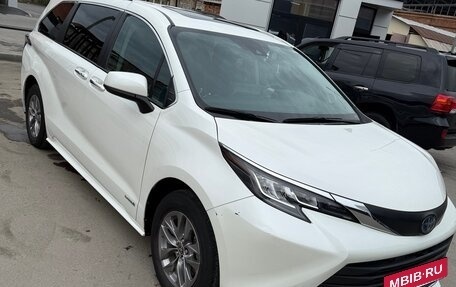 Toyota Sienna, 2021 год, 4 999 000 рублей, 2 фотография