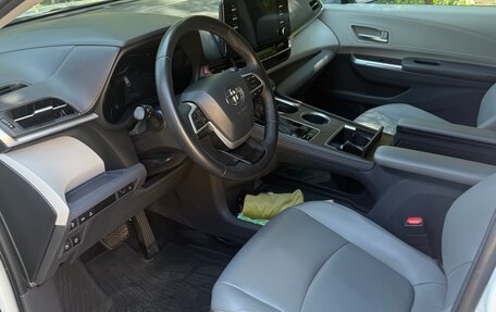 Toyota Sienna, 2021 год, 4 999 000 рублей, 6 фотография