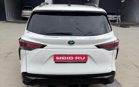 Toyota Sienna, 2021 год, 4 999 000 рублей, 4 фотография