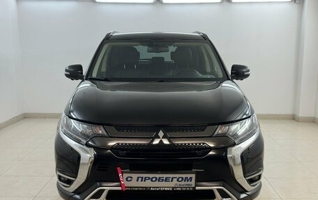 Mitsubishi Outlander III рестайлинг 3, 2021 год, 3 290 000 рублей, 2 фотография