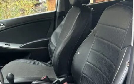 Hyundai Solaris II рестайлинг, 2015 год, 700 000 рублей, 7 фотография