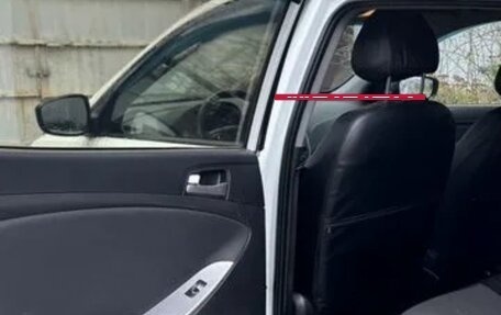 Hyundai Solaris II рестайлинг, 2015 год, 700 000 рублей, 5 фотография