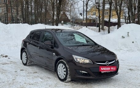 Opel Astra J, 2013 год, 775 000 рублей, 2 фотография