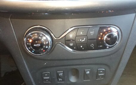 Renault Sandero II рестайлинг, 2016 год, 920 000 рублей, 10 фотография