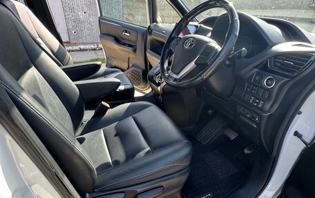 Toyota Esquire I, 2020 год, 2 750 000 рублей, 19 фотография