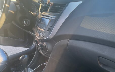 Hyundai Solaris II рестайлинг, 2015 год, 1 000 000 рублей, 6 фотография