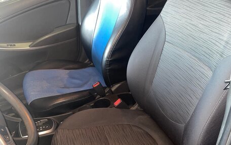 Hyundai Solaris II рестайлинг, 2015 год, 1 000 000 рублей, 8 фотография