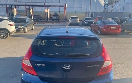 Hyundai Solaris II рестайлинг, 2015 год, 1 000 000 рублей, 2 фотография