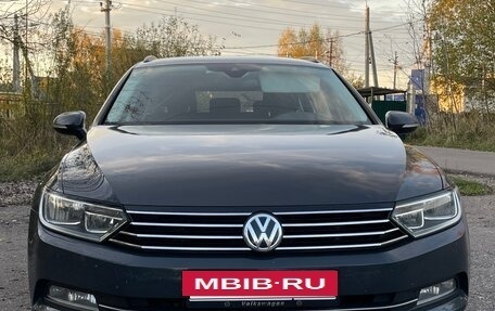 Volkswagen Passat B8 рестайлинг, 2019 год, 1 980 000 рублей, 2 фотография
