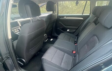 Volkswagen Passat B8 рестайлинг, 2019 год, 1 980 000 рублей, 14 фотография