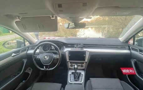 Volkswagen Passat B8 рестайлинг, 2019 год, 1 980 000 рублей, 10 фотография