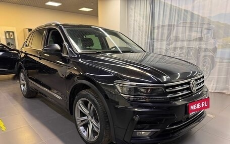 Volkswagen Tiguan II, 2019 год, 2 650 000 рублей, 3 фотография