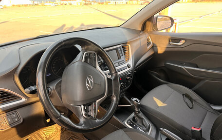 Hyundai Solaris II рестайлинг, 2018 год, 1 050 000 рублей, 5 фотография