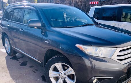 Toyota Highlander III, 2011 год, 1 840 000 рублей, 3 фотография