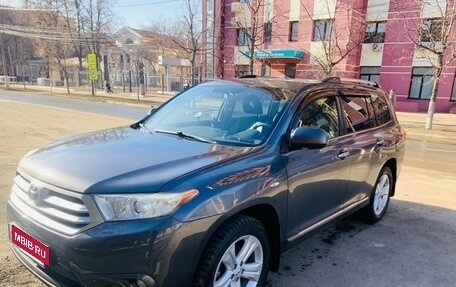 Toyota Highlander III, 2011 год, 1 840 000 рублей, 2 фотография