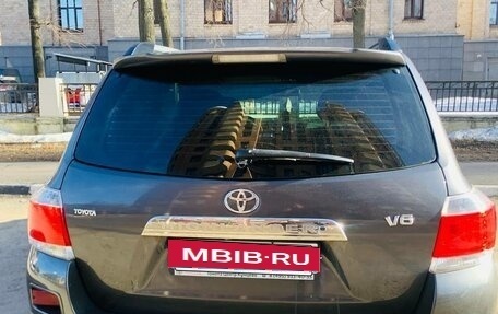 Toyota Highlander III, 2011 год, 1 840 000 рублей, 5 фотография