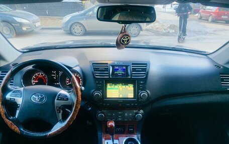 Toyota Highlander III, 2011 год, 1 840 000 рублей, 11 фотография