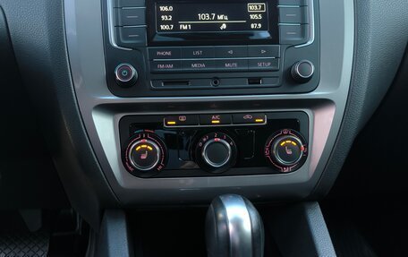 Volkswagen Jetta VI, 2018 год, 1 680 000 рублей, 16 фотография