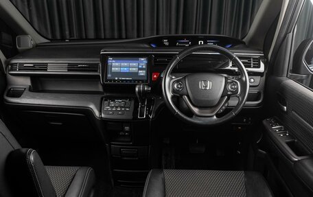 Honda Stepwgn IV, 2016 год, 2 355 000 рублей, 11 фотография