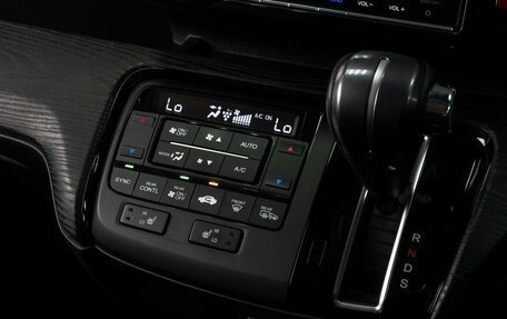 Honda Stepwgn IV, 2016 год, 2 355 000 рублей, 19 фотография