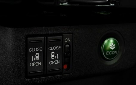 Honda Stepwgn IV, 2016 год, 2 355 000 рублей, 27 фотография