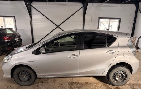 Toyota Aqua I, 2013 год, 600 000 рублей, 5 фотография