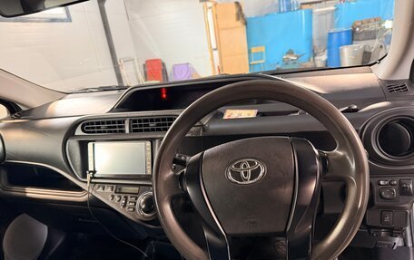 Toyota Aqua I, 2013 год, 600 000 рублей, 12 фотография