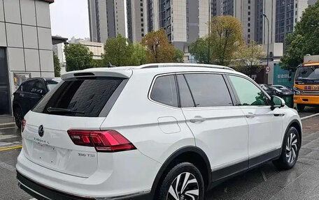 Volkswagen Tiguan II, 2023 год, 2 533 123 рублей, 4 фотография