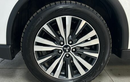 Mitsubishi Outlander III рестайлинг 3, 2019 год, 1 860 000 рублей, 9 фотография