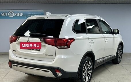 Mitsubishi Outlander III рестайлинг 3, 2019 год, 1 860 000 рублей, 7 фотография