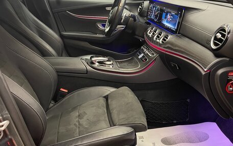 Mercedes-Benz E-Класс, 2020 год, 4 000 000 рублей, 10 фотография