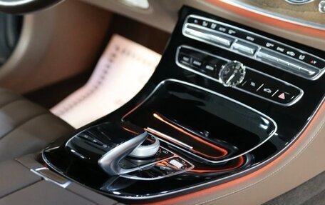 Mercedes-Benz E-Класс, 2017 год, 2 890 000 рублей, 23 фотография