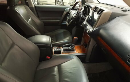 Toyota Land Cruiser Prado 150 рестайлинг 2, 2010 год, 2 699 000 рублей, 10 фотография