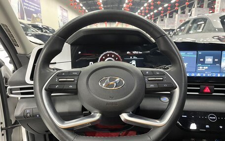 Hyundai Elantra, 2022 год, 1 570 000 рублей, 9 фотография