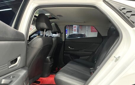 Hyundai Elantra, 2022 год, 1 570 000 рублей, 14 фотография