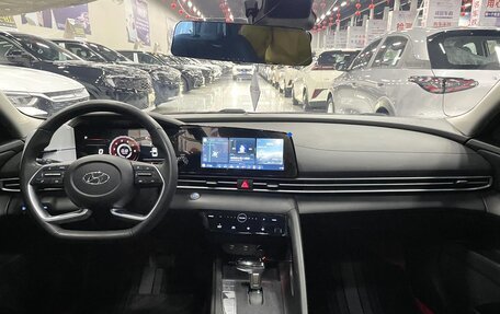 Hyundai Elantra, 2022 год, 1 570 000 рублей, 11 фотография