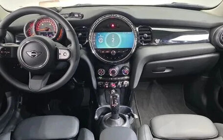 MINI Hatch, 2022 год, 1 910 000 рублей, 5 фотография