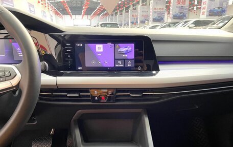 Volkswagen Golf VIII, 2022 год, 1 910 000 рублей, 12 фотография